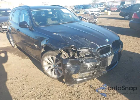 2011 BMW 328I xDrive z USA, uszkodzony, nr VIN WBAUU3C56BA542227